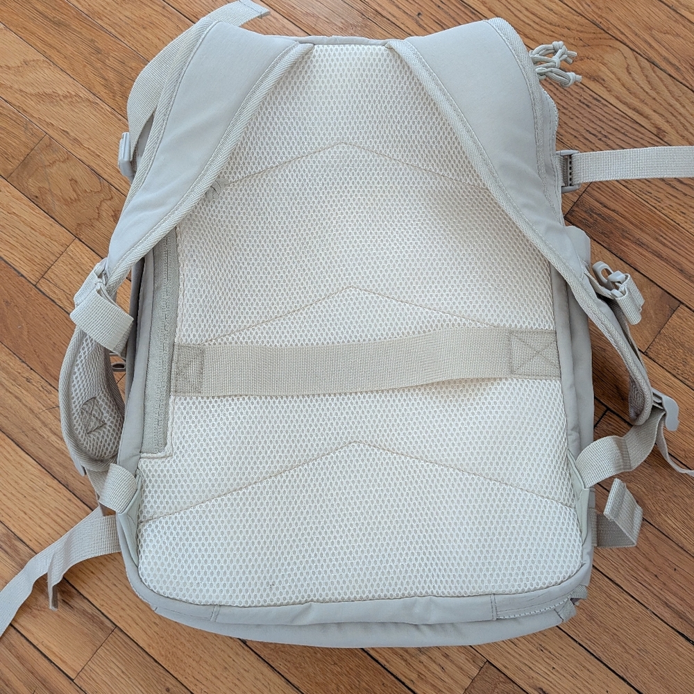 Versatile Cream Backpack - Picture 3 of 6